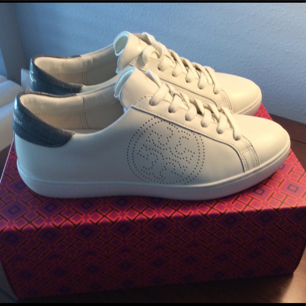Tory Burch Leigh T-Logo Sneaker